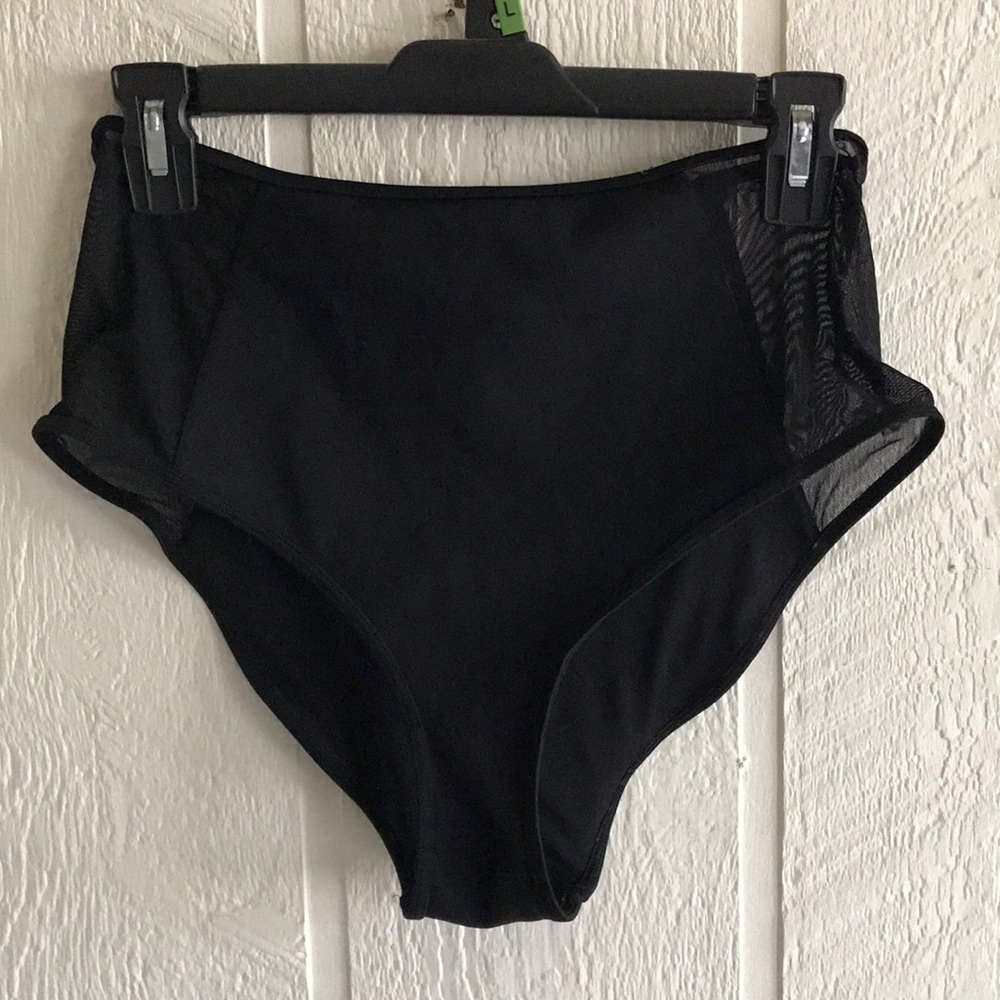 High waisted bathing suit bottom 🖤